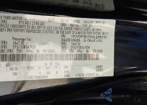 2017 Ford Focus Se z USA, uszkodzony, nr VIN 1FADP3F21HL295116